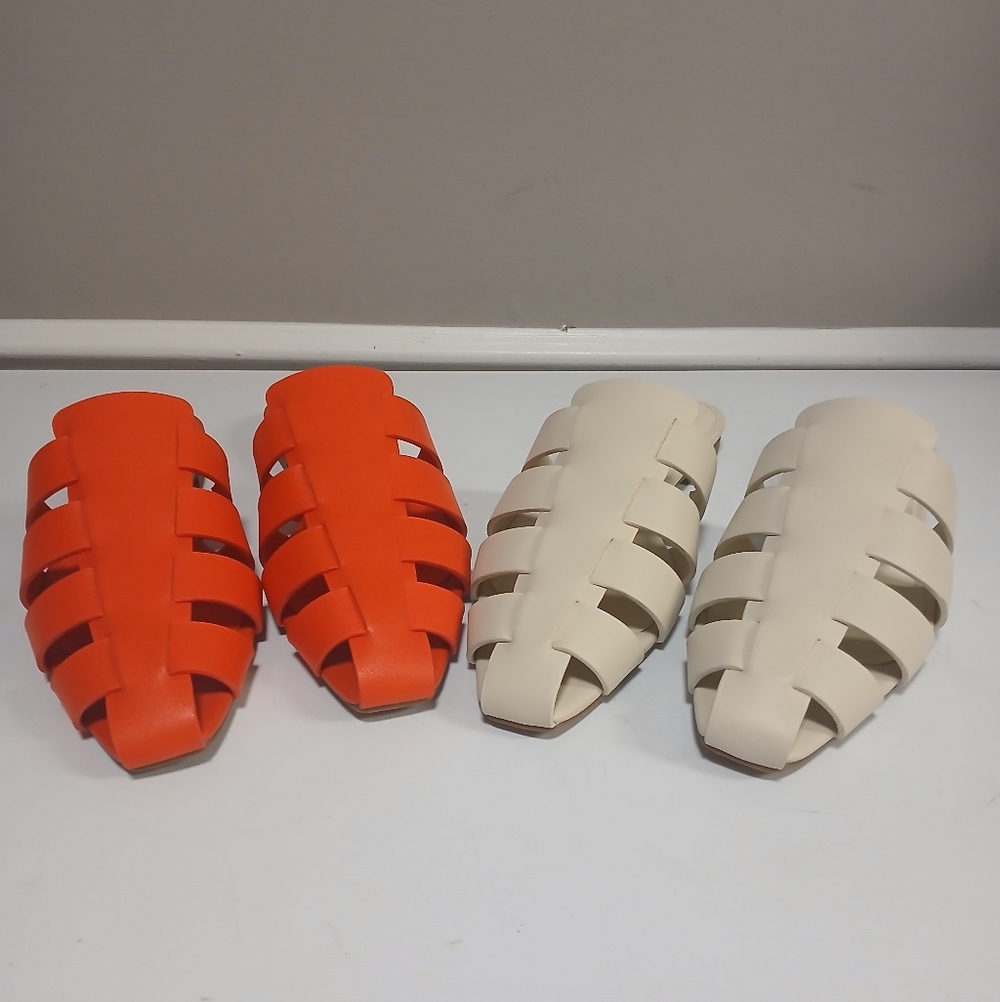 Orange Or Cream Flat Mule Sandal 10 NWOT Confident Fisherman